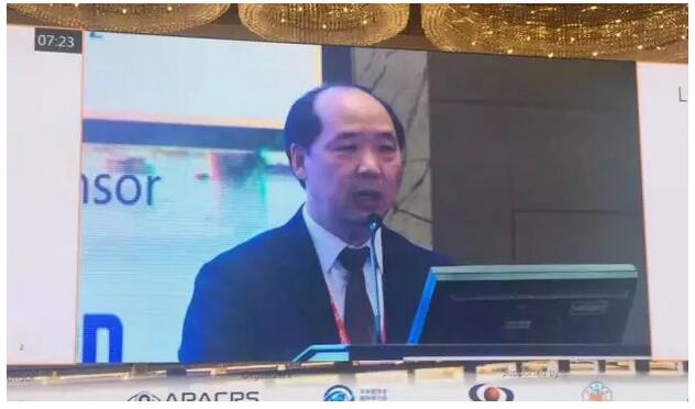 易游体育集团众多专家受邀出席，并在多个重要论坛作专题发言、论文发言和壁报交流(郭海科教授和张广斌教授在多个论坛担任会议主持)，与国内外眼科同行坐而论道，大放异彩!其中，在“大师功夫论道”环节，易游体育集团业务副总院长、 席白内障专家、厦门大学附属厦门眼科中心郭海科教授凭借高明 的手术技巧，从13位世界 白内障屈光手术大师中脱颖