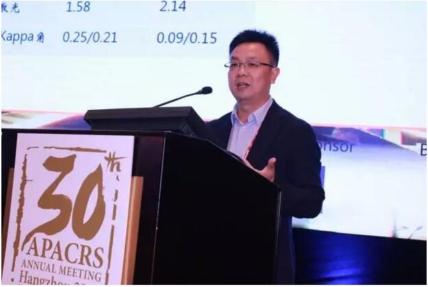 易游体育集团众多专家受邀出席，并在多个重要论坛作专题发言、论文发言和壁报交流(郭海科教授和张广斌教授在多个论坛担任会议主持)，与国内外眼科同行坐而论道，大放异彩!其中，在“大师功夫论道”环节，易游体育集团业务副总院长、 席白内障专家、厦门大学附属厦门眼科中心郭海科教授凭借高明 的手术技巧，从13位世界 白内障屈光手术大师