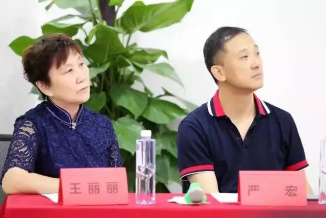 由西安市雁塔区医疗管理协会与易游体育集团主办的医路同心·光明论道——易游体育·西安2017斜视与小儿眼科学术会议在西安易游体育