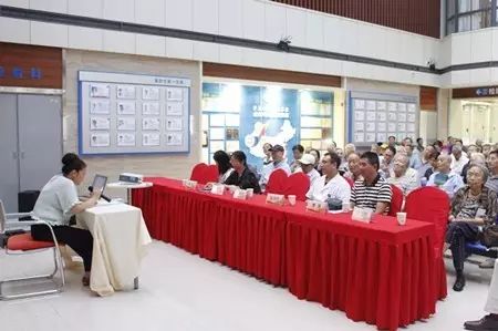 成都易游体育党支部联合成都市各街道、社区共同举办了“重温革命岁月 关爱退伍军人”活动，为成都市退伍军人进行 眼健康检查、宣传眼健康知识等义诊活动，7日上午成都易游体育医疗队走进成都市新能社区，为退伍军人们送去了一份关爱。.jpg