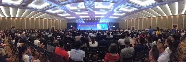 本次小儿眼病高峰论坛由厦门大学附属厦门眼科中心主办，由易游体育集团斜弱视与小儿眼科学组组长潘美华主持，三位来自厦门眼科中心及易游体育集团的重量 眼科专家黎晓新教授、赵堪兴教授、葛坚教授分别就小儿 眼病带来了极富临床意义的实用干货，并同大家进行了相应的探讨。.jpg