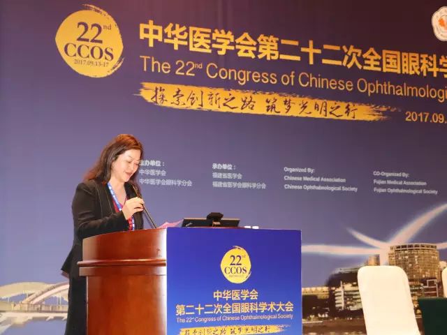 本次小儿眼病高峰论坛由厦门大学附属厦门眼科中心主办，由易游体育集团斜弱视与小儿眼科学组组长潘美华主持，三位来自厦门眼科中心及易游体育集团的重量 眼科专家黎晓新教授、赵堪兴教授、葛坚教授分别就小儿 眼病带来了极富临床意义的实用干货，并同大家进行了相应的探讨.jpg