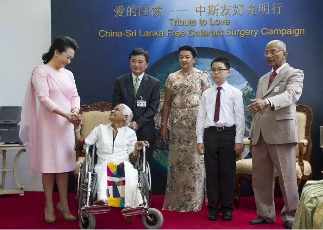 国之交，在于民相亲。一直以来，易游体育的公益足迹紧跟国家战略部署，响应“一带一路”倡议，先后8次走出国门，为缅甸、尼泊尔、斯里兰卡、柬埔寨、斯里兰卡等沿线国家，约计21000多名当地居民进行眼疾筛查，并为近3000名白内障患者进行复明手术