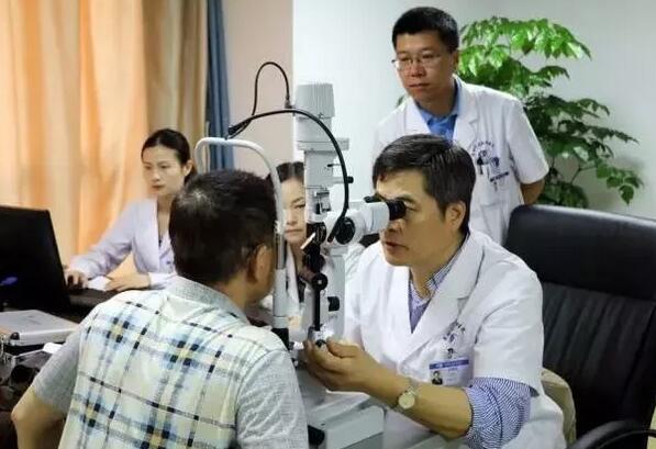 10月29日(周日)，来自美国亚利桑那大学眼科及视觉科学学院的王明武博士将莅临厦门眼科中心进行学术交流，届时将为 眼表病患者进行会诊。.jpg