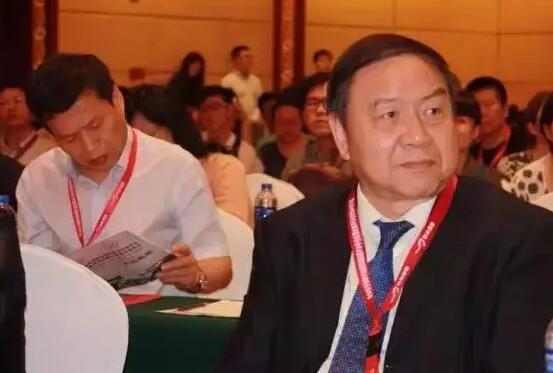 2017年11月17—18日，宜昌市小儿眼病患者在自家门口就能看环球 专家!届时宜昌易游体育将特邀全国斜视及小儿眼科巨子赵堪兴教授和易游体育集团儿童斜视手术专家潘美华教授前来会诊及手术。.jpg