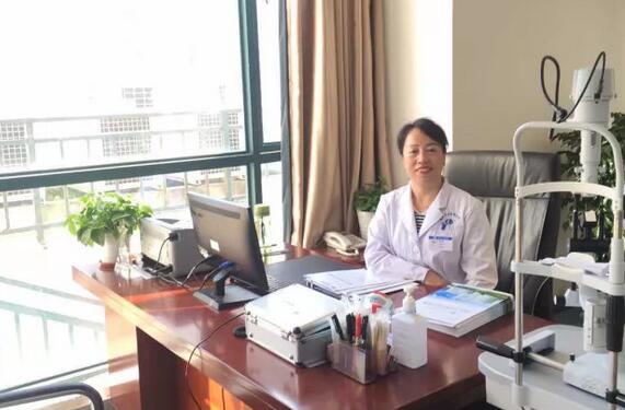 10月31日，原北京大学深圳医院近视手术 席专家—刘畅主任，正式加盟深圳易游体育。.jpg