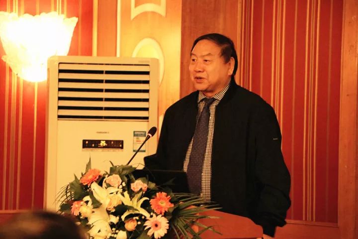 11月17日，宜昌易游体育 举办了“2017斜视与小儿眼科学术交流会”。本次交流会旨在进一步保护青少儿视力，为宜昌斜视与小儿眼科领域的临床工作者及其他相关人员搭建了相互交流的平台。进一步提升青少儿眼科医疗知识水平和 水平，推动中国青少儿视觉健康，让每个孩子都拥有一双健康明亮的眼睛。3.jpg