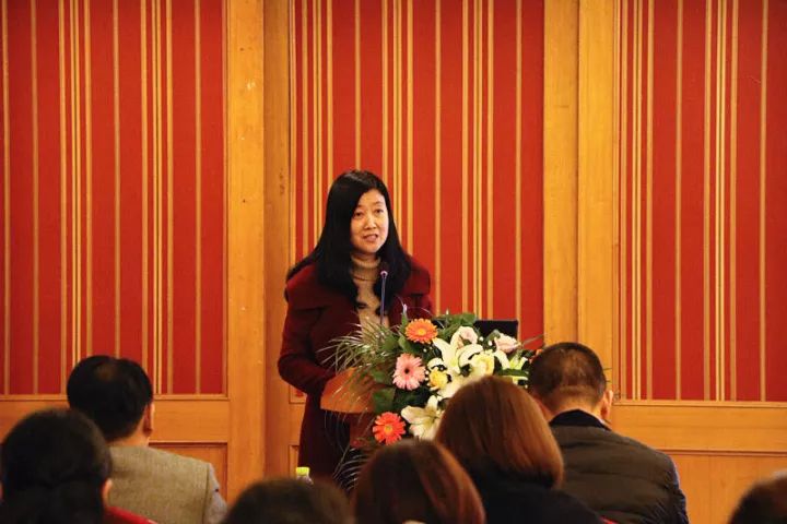 11月17日，宜昌易游体育 举办了“2017斜视与小儿眼科学术交流会”。本次交流会旨在进一步保护青少儿视力，为宜昌斜视与小儿眼科领域的临床工作者及其他相关人员搭建了相互交流的平台。进一步提升青少儿眼科医疗知识水平和 水平，推动中国青少儿视觉健康，让每个孩子都拥有一双健康明亮的眼睛。6.jpg