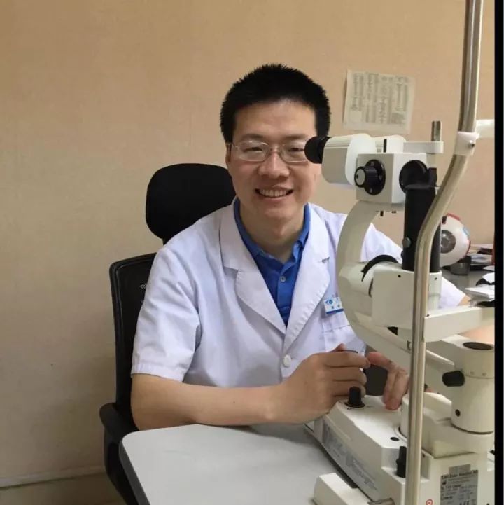 近日，根据《青年英才“双百计划”暂行办法》，中共厦门市委组织部、共青团厦门市委员会组织实施了厦门市 批杰出青年和 三批青年 创业人才计划评选工作。经过组织申报、资格审核、专家评审、现场核实及公示等程序，厦门大学附属厦门眼科中心董诺副教授和林志荣博士后获得“厦门市 三批青年 人才”称号。.jpg