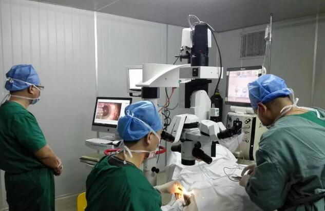 2018年1月1日，来自临海的陈老刚刚踏入101岁的高龄，这一天，也是他双眼告别白内障的 一天。老人家双喜临门，精神矍铄，对未来的百岁生活充满信心2.jpg