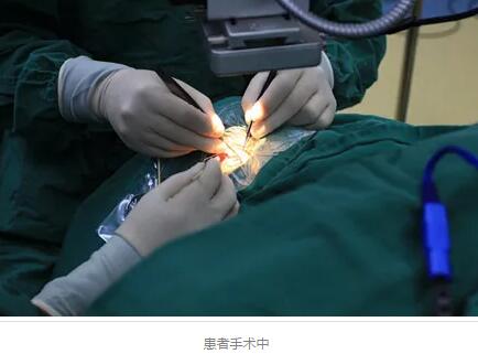 1月21日，四川省  青光眼“360°Schlemm's管切开术”在成都易游体育 开展。成华区17岁的小丁成为 位在四川省接受该 手术的青光眼患者。1月25日，《成都日报》对此次手术的 开展做了详细报道。6.jpg