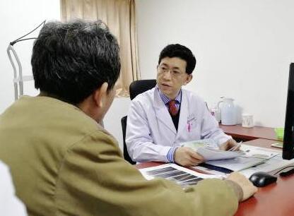 厦门眼科中心遗传眼病咨询门诊 教授表示：“遗传性眼病种类繁多，临床表现复杂多样、传统的方法难以 ，“失明”、“遗传给下一代”是不可 性致盲的主要原因，严重影响患者及其家庭的身心健康。但是，随着基因诊断水平的日臻成熟，渐渐的让遗传性眼病 诊断成为可能2.jpg