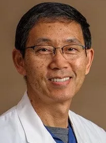 3月18日，深圳易游体育环球学术交流会议即将召开，本次会议旨在进一步加强眼科界同仁之间的交流与学习。届时特邀美国眼底病专家Prof. Yu-guang He，M.D.来深举办《中美眼科专家学术交流会》。届时，将由Prof. Yu-guang He，M.D.、深圳易游体育赵铁英院长，深圳易游体育 席专家成洪波教授1.png