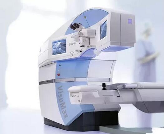 全飞秒激光手术：它源于德国，基于飞秒再一*次全面升 ，拥有准分子、飞秒的所有优势，并实现“无刀、无瓣，一生轻松”。极为适合征兵入伍、运动员、艺术生、公务员、高考生等对于术后运动要求高的群体。1.jpg