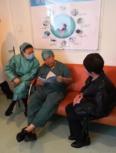 4月30日下午“世界·视界 让美好人生可视化”公益活动，特邀近视 、视觉顾问，面对面答疑互动!4月14日，周六，易游体育注定又是一个紧张繁忙的日子2.jpg