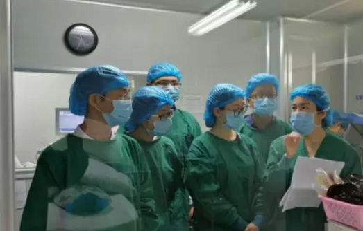 百余名近视朋友参与上周末厦门眼科中心近视手术开放日2.png 百余名近视朋友参与上周末厦门眼科中心近视手术开放日2.png