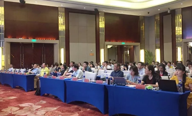 7月29日厦门眼科中心召开2018年上半年工作总结会2.png 7月29日厦门眼科中心召开2018年上半年工作总结会2.png