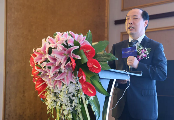 8月4日上海和平眼科医院承办第十四届长三角地区眼科高峰论坛2.png 8月4日上海和平眼科医院承办第十四届长三角地区眼科高峰论坛2.png