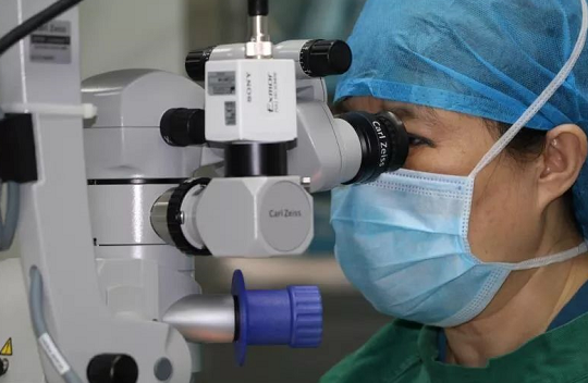 因眼外伤独眼又患葡萄膜炎、视网膜脱离 深圳易游体育赵铁英院长为其顺利手术1.png
