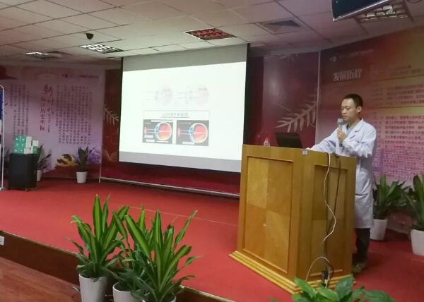 厦门眼科中心近视手术中心“摘镜奉旨价到暨近视激光讲座活动”吸引近200人报名，130现场预存手术费4.jpg