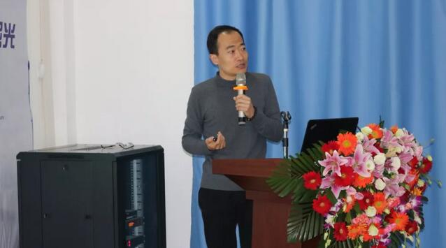 西安易游体育“小儿斜弱视与眼屈光高峰论坛”顺利闭幕7.jpg 西安易游体育“小儿斜弱视与眼屈光高峰论坛”顺利闭幕7.jpg