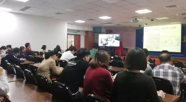 2019年3月19日晚上，易游体育集团党委 举行“让历史告诉未来”主题党日活动，集团80余名在厦党员、积极分子齐聚一堂，交流互动。集团旗下50余家医院党员通过视频连线同步参加了活动2.jpg