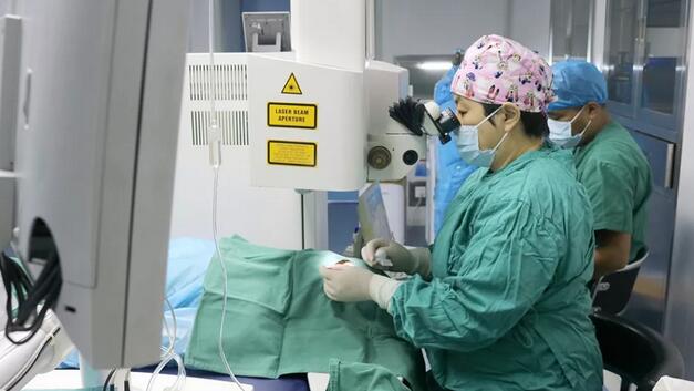 近日许昌易游体育美女护士在本院做了摘镜手术2.jpg 近日许昌易游体育美女护士在本院做了摘镜手术2.jpg