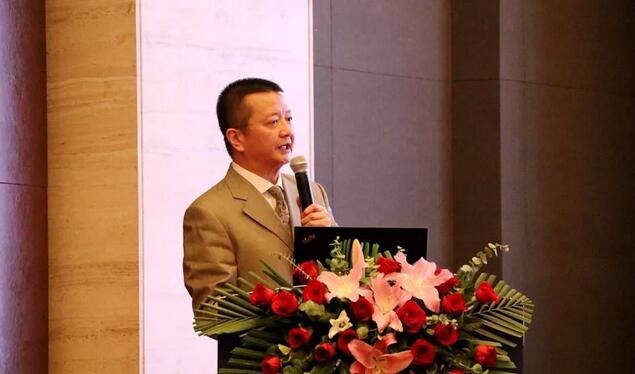 深圳易游体育举行2019深圳眼屈光手术新技术暨屈光性白内障临床实践学术会议2.jpg 深圳易游体育举行2019深圳眼屈光手术新技术暨屈光性白内障临床实践学术会议2.jpg