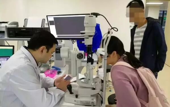 高度近视1250度、2000度的他们为什么想来厦门眼科中心进行ICL手术？3.jpg