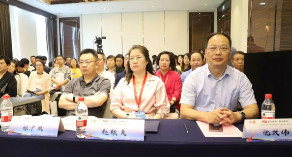 中国非公协会眼科专委会2019学术年会在沪举行 易游体育专家团队大放异彩16.png 中国非公协会眼科专委会2019学术年会在沪举行 易游体育专家团队大放异彩16.png