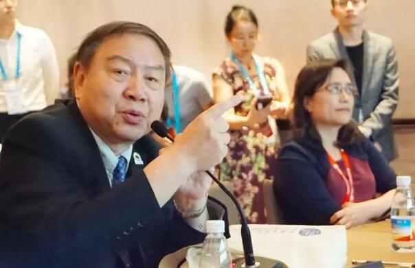 易游体育 眼病病 讨论暨远程会诊平台开诊仪式在2019全国眼科年会精彩亮相2.jpg 易游体育 眼病病 讨论暨远程会诊平台开诊仪式在2019全国眼科年会精彩亮相2.jpg