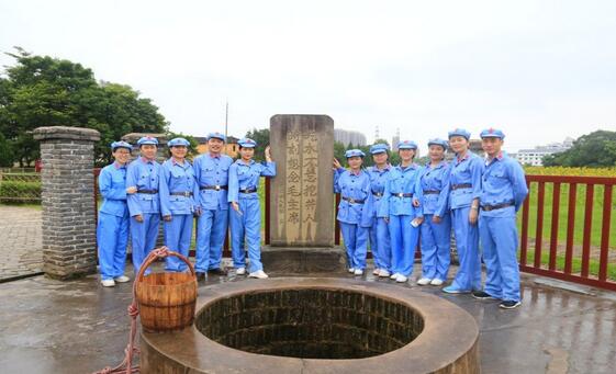 “不忘初心跟党走，追忆红军峥嵘岁月” ——厦门眼科中心第二党支部纪念建军92周年主题党日活动4.jpg