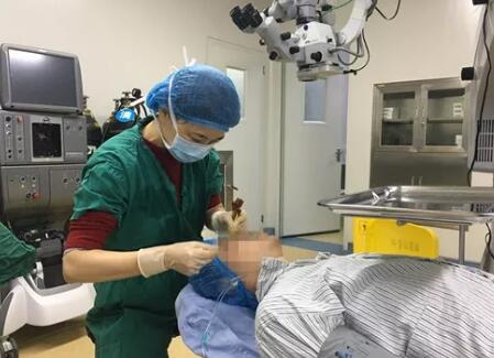 三届航天员选拔专家吴凌博士加盟成都易游体育4.jpg 三届航天员选拔专家吴凌博士加盟成都易游体育4.jpg