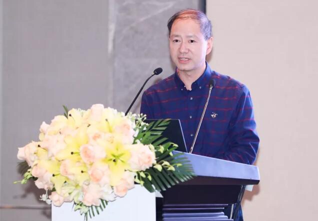 半世屈光史， 一生光明情——宜昌易游体育胡学斌院长闪耀2020年关爱近视·SMILE青年论坛2.jpg