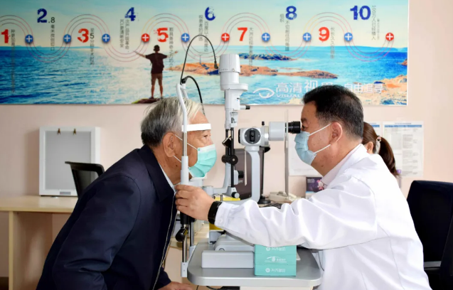 十年追随院长 多次手术——记兰州易游体育一面锦旗背后的故事1.png