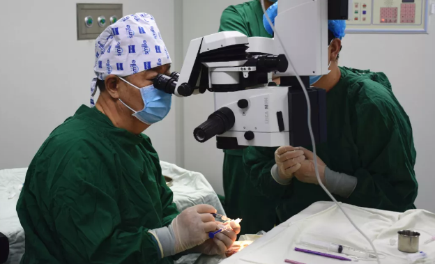 十年追随院长 多次手术——记兰州易游体育一面锦旗背后的故事4.png