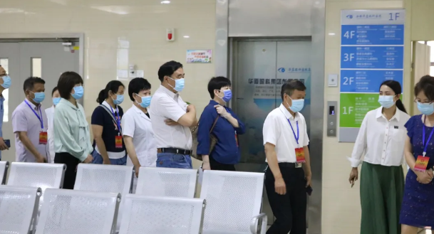 西安市雁塔区大人视察组一行莅临西安易游体育调研指导3.png 西安市雁塔区大人视察组一行莅临西安易游体育调研指导3.png