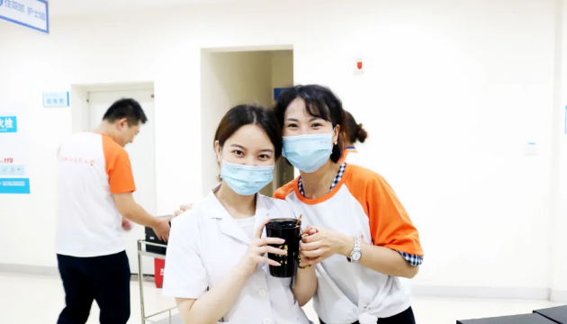 公益助力高考 爱心情暖易游体育 ——重庆易游体育工会助力高考暨关爱员工活动进行中3.png