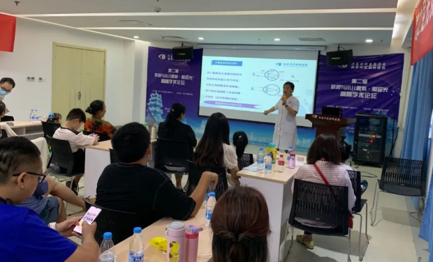 西安易游体育助力光明 开启无假日暑期接诊2.png