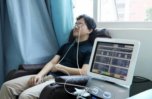 睑板腺功能障碍性干眼该怎么医治？厦门 眼科中心医生这样说睑板腺功能障碍性干眼该怎么医治？厦门 眼科中心医生这样说1.png