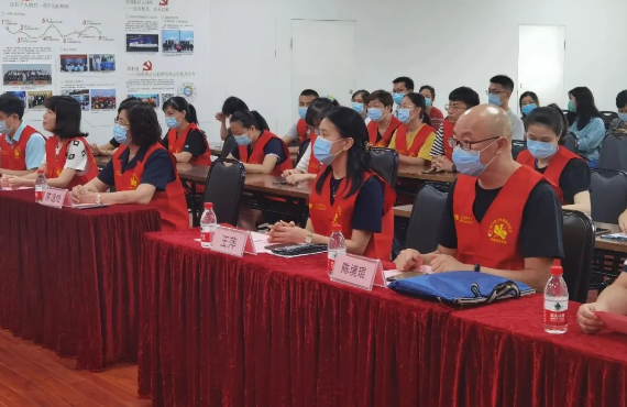 以爱之名，光明前行— —厦门眼科中心成立“凤凰花光明先锋志愿服务队”2.png