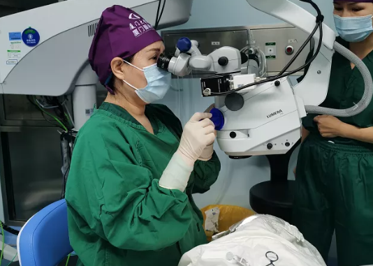  ！厦门眼科中心王玉宏博士iTrack青光眼手术直播，获全国眼科学术大会赞誉2.png
