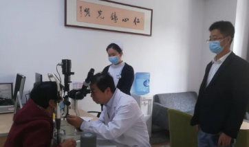 眼科博士徐惠民凭啥能有那么多“铁杆粉丝”...... —— 一位郑州易游体育医生的真实故事之三3.png