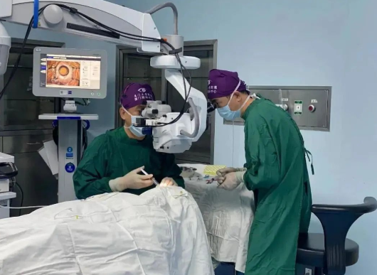 厦门眼科中心又引进了一位出名屈光近视手术医生：刘才远 教授2.png