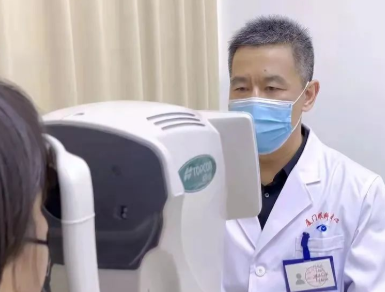 厦门眼科中心又引进了一位出名屈光近视手术医生：刘才远 教授3.png