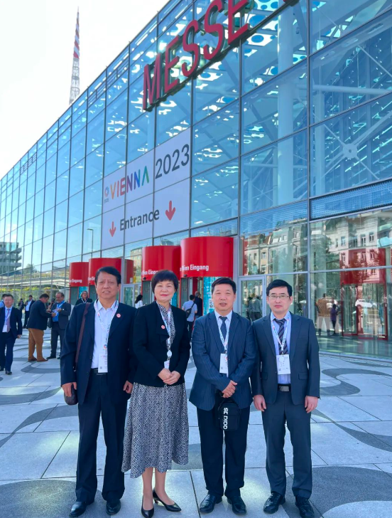 坐标奥地利! 易游体育专家团亮相“国际学术舞台”，与全球眼科精英共谱“学术交响曲”1.png